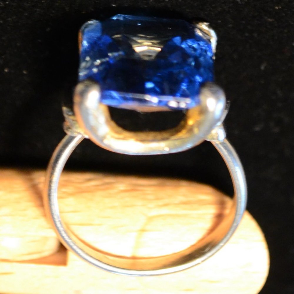 Vintage Glass Crystal Light Blue Topaz Ring -Size 7-8 1/2